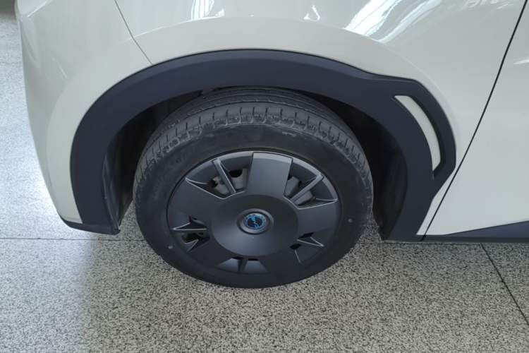 Used BYD Seagull 2024 Honor Edition 305km Dynamic Version Left Front Wheel Hub