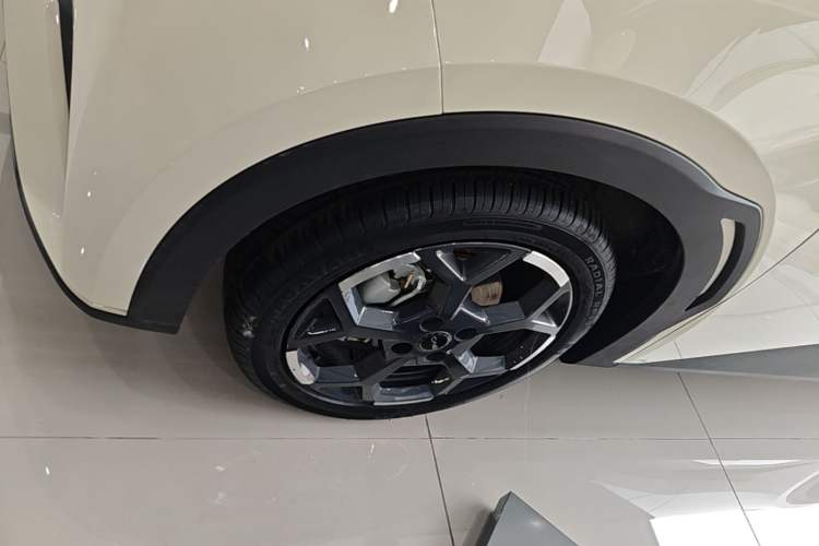 Used BYD Seagull 2024 Honor Edition 305km Freedom Version Left Front Wheel Hub