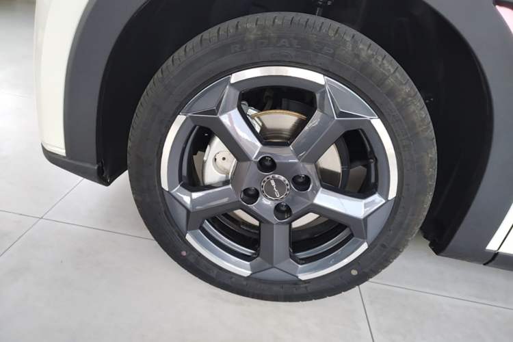 Used BYD Seagull 2024 Honor Edition 305km Freedom Version Left Front Wheel Hub