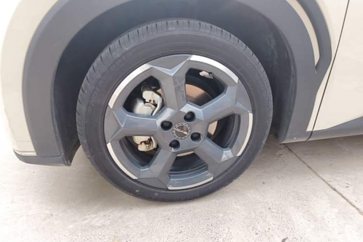 Used BYD Seagull 2024 Honor Edition 305km Freedom Version Left Front Wheel Hub