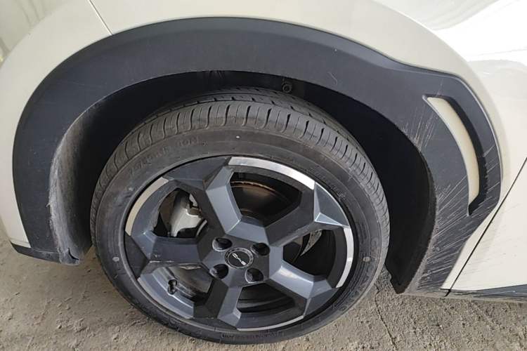 Used BYD Seagull 2024 Honor Edition 305km Freedom Version Left Front Wheel Hub