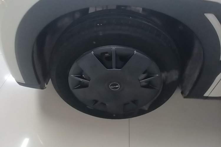 Used BYD Seagull 2024 Honor Edition 305km Dynamic Version Left Front Wheel Hub
