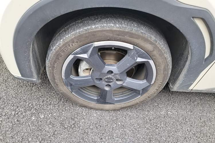 Used BYD Seagull 2024 Honor Edition 405km Flying Version Left Front Wheel Hub