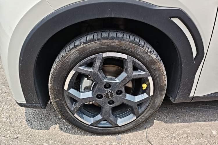 Used BYD Seagull 2024 Honor Edition 305km Freedom Version Left Front Wheel Hub