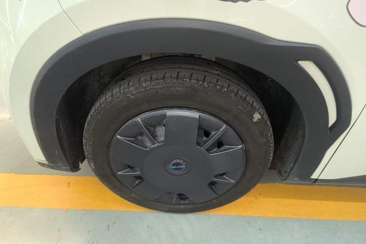 Used BYD Seagull 2024 Honor Edition 305km Dynamic Version Left Front Wheel Hub
