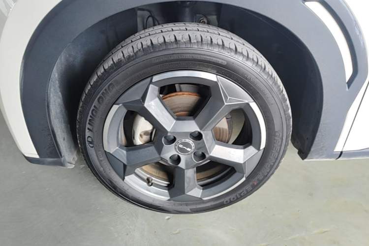 Used BYD Seagull 2024 Honor Edition 305km Freedom Version Left Front Wheel Hub