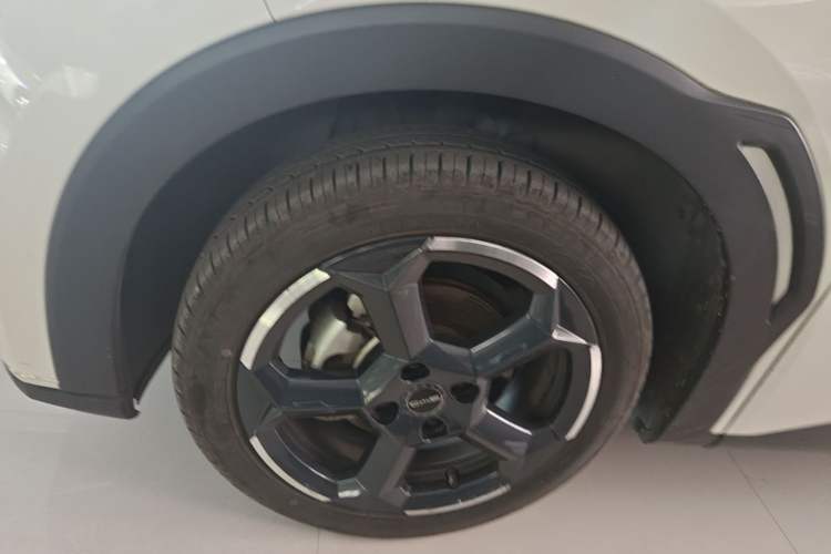 Used BYD Seagull 2024 Honor Edition 305km Freedom Version Left Front Wheel Hub