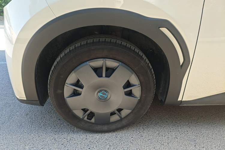 Used BYD Seagull 2024 Honor Edition 305km Dynamic Version Left Front Wheel Hub