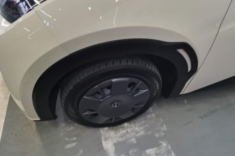 Used BYD Seagull 2024 Honor Edition 305km Dynamic Version Left Front Wheel Hub