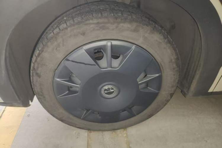 Used BYD Seagull 2024 Honor Edition 305km Dynamic Version Left Front Wheel Hub