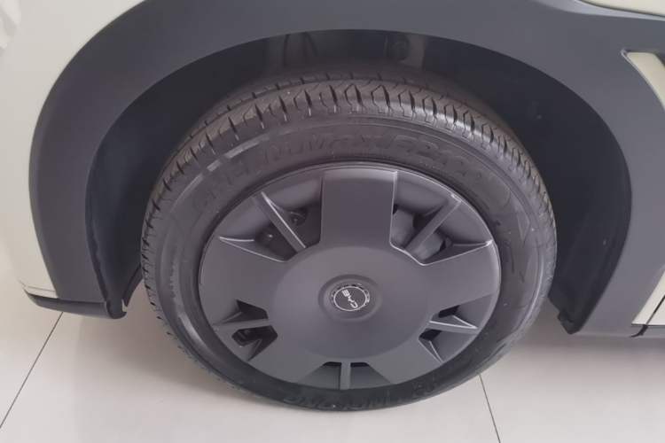 Used BYD Seagull 2024 Honor Edition 305km Dynamic Version Left Front Wheel Hub