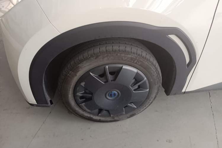 Used BYD Seagull 2024 Honor Edition 305km Dynamic Version Left Front Wheel Hub