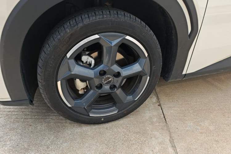 Used BYD Seagull 2024 Honor Edition 305km Freedom Version Left Front Wheel Hub