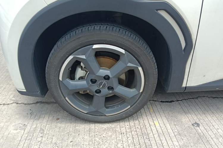 Used BYD Seagull 2024 Honor Edition 305km Freedom Version Left Front Wheel Hub