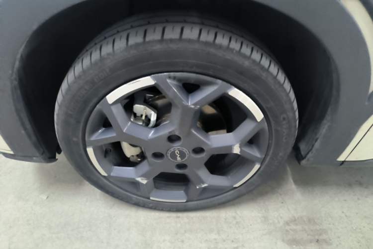 Used BYD Seagull 2024 Honor Edition 305km Freedom Version Left Front Wheel Hub