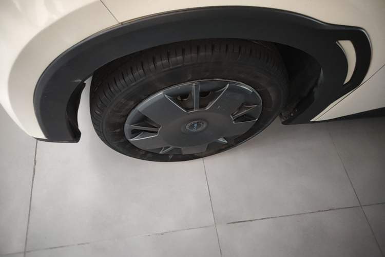 Used BYD Seagull 2024 Honor Edition 305km Dynamic Version Left Front Wheel Hub