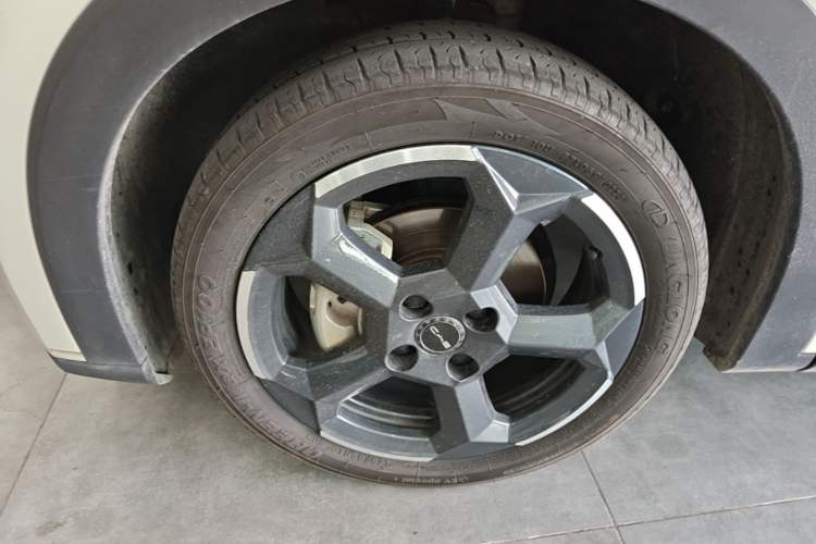 Used BYD Seagull 2024 Honor Edition 305km Dynamic Version Left Front Wheel Hub