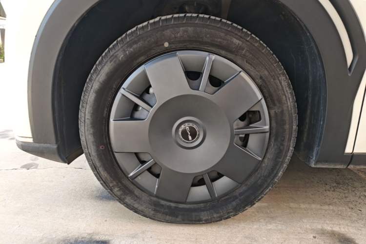 Used BYD Seagull 2024 Honor Edition 305km Dynamic Version Left Front Wheel Hub