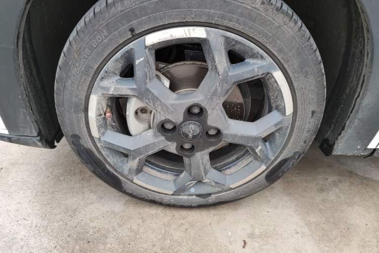 Used BYD Seagull 2024 Honor Edition 405km Flying Version Left Front Wheel Hub