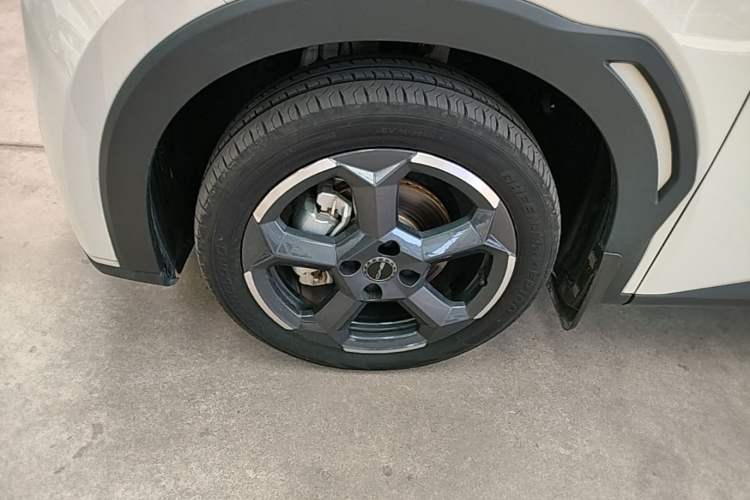 Used BYD Seagull 2024 Honor Edition 305km Freedom Version Left Front Wheel Hub