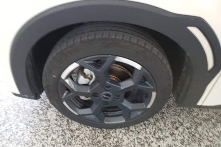 Used BYD Seagull 2024 Honor Edition 305km Freedom Version Left Front Wheel Hub