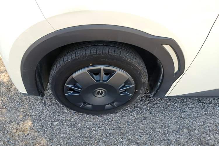 Used BYD Seagull 2024 Honor Edition 305km Dynamic Version Left Front Wheel Hub