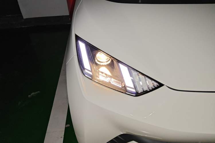 Used BYD Seagull 2024 Honor Edition 305km Dynamic Version Right Front Headlight