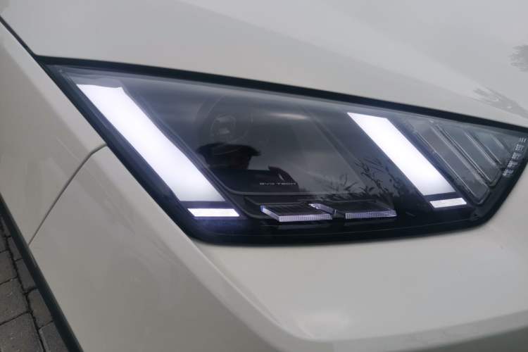 Used BYD Seagull 2024 Honor Edition 405km Flying Version Right Front Headlight