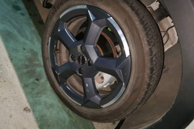 Used BYD Seagull 2024 Honor Edition 405km Flying Version Right Front Wheel Hub