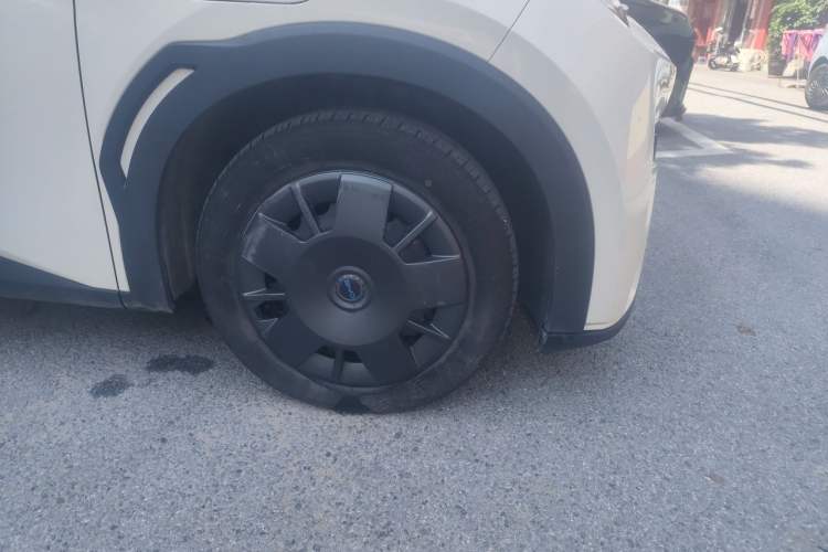 Used BYD Seagull 2024 Honor Edition 305km Dynamic Version Right Front Wheel Hub