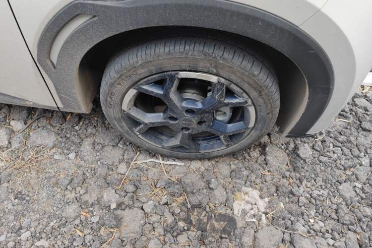 Used BYD Seagull 2024 Honor Edition 305km Freedom Version Right Front Wheel Hub