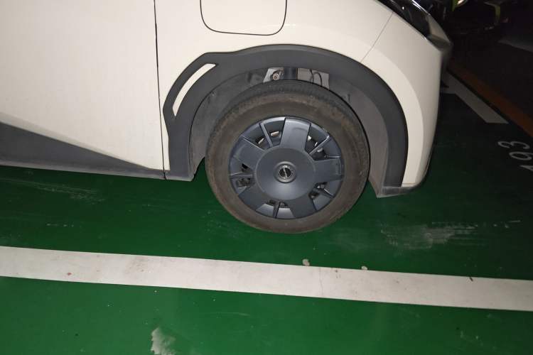 Used BYD Seagull 2024 Honor Edition 305km Dynamic Version Right Front Wheel Hub