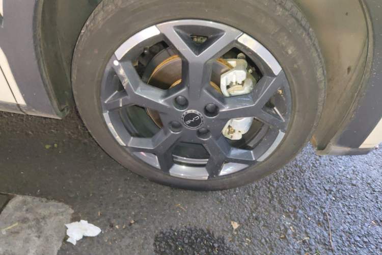 Used BYD Seagull 2024 Honor Edition 405km Flying Version Right Front Wheel Hub