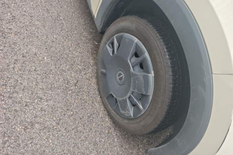 Used BYD Seagull 2024 Honor Edition 305km Dynamic Version Right Front Wheel Hub