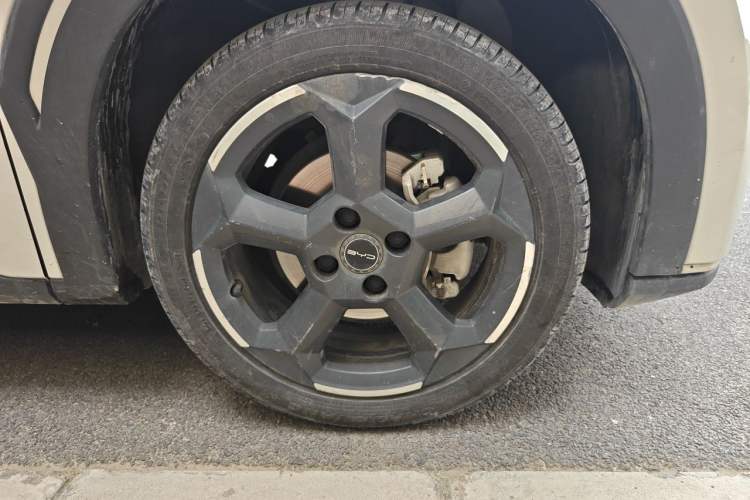 Used BYD Seagull 2024 Honor Edition 305km Freedom Version Right Front Wheel Hub
