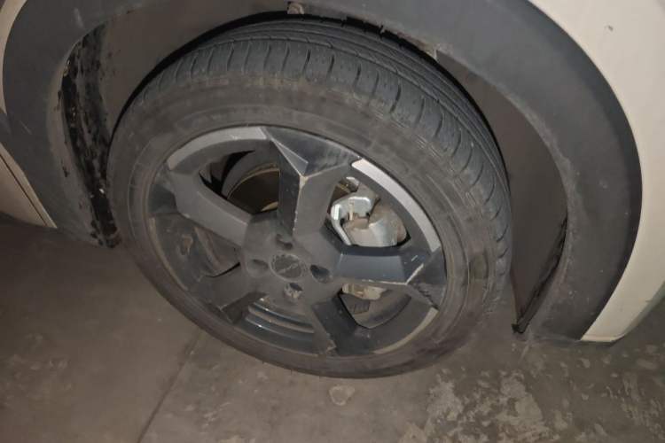 Used BYD Seagull 2024 Honor Edition 405km Flying Version Right Front Wheel Hub