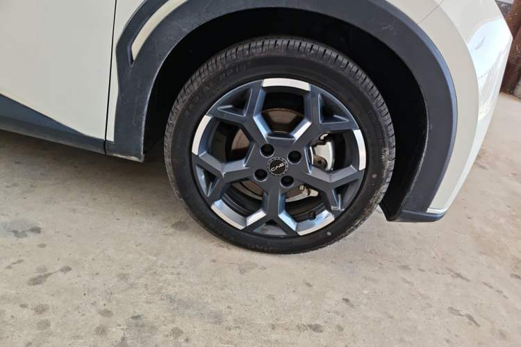 Used BYD Seagull 2024 Honor Edition 305km Freedom Version Right Front Wheel Hub