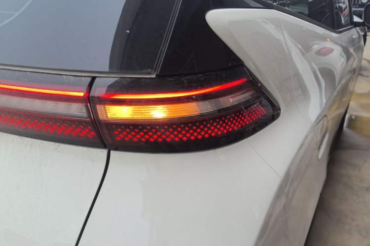 Used BYD Seagull 2024 Honor Edition 405km Flying Version Right Rear Taillight