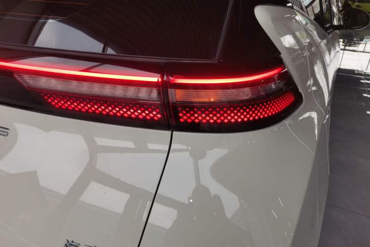Used BYD Seagull 2024 Honor Edition 305km Freedom Version Right Rear Taillight