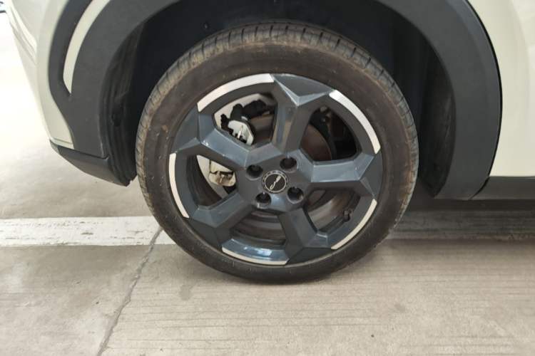 Used BYD Seagull 2024 Honor Edition 305km Freedom Version Right Rear Wheel Hub