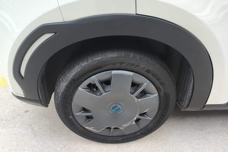 Used BYD Seagull 2024 Honor Edition 305km Dynamic Version Right Rear Wheel Hub