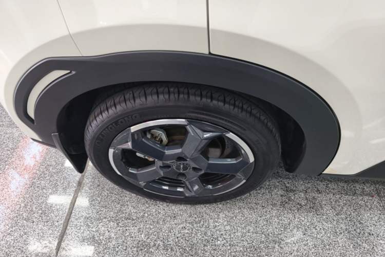Used BYD Seagull 2024 Honor Edition 405km Flying Version Right Rear Wheel Hub