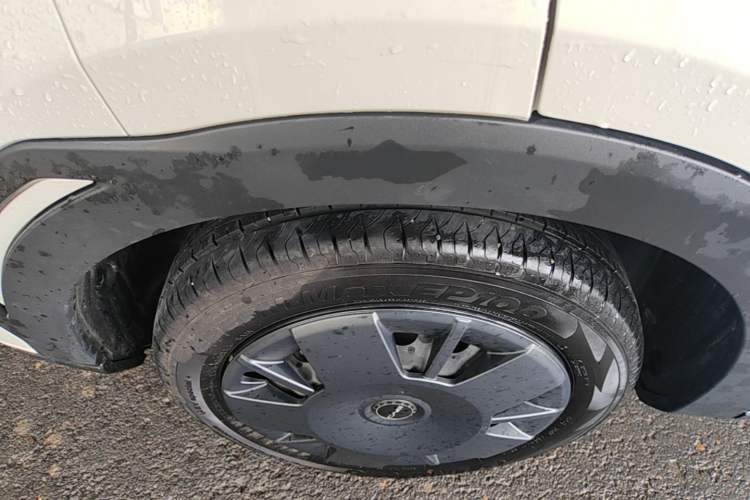 Used BYD Seagull 2024 Honor Edition 305km Dynamic Version Right Rear Wheel Hub