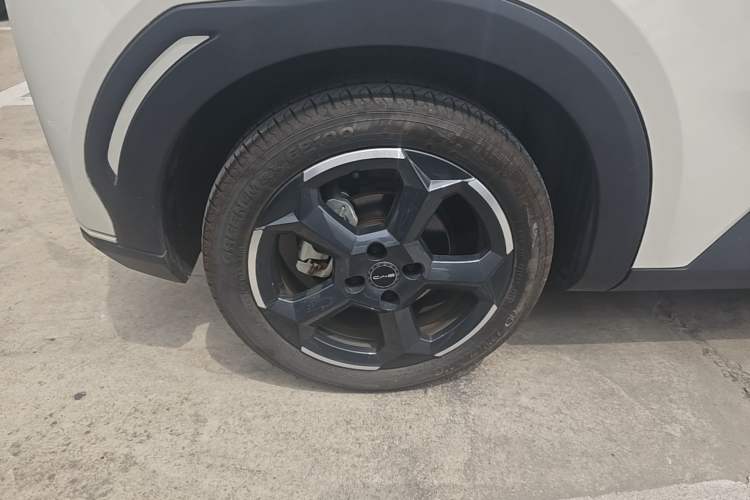 Used BYD Seagull 2024 Honor Edition 305km Freedom Version Right Rear Wheel Hub