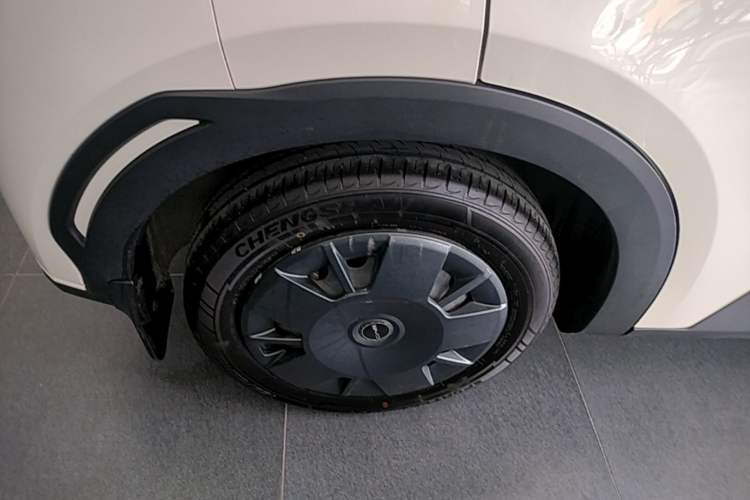 Used BYD Seagull 2024 Honor Edition 305km Dynamic Version Right Rear Wheel Hub