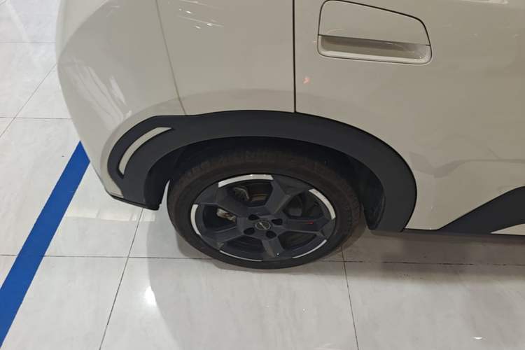 Used BYD Seagull 2024 Honor Edition 305km Freedom Version Right Rear Wheel Hub