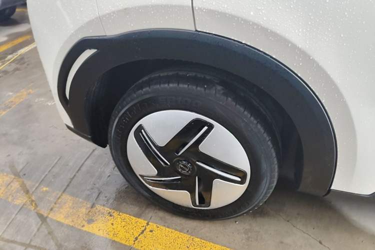 Used BYD Seagull 2024 Honor Edition 305km Dynamic Version Right Rear Wheel Hub