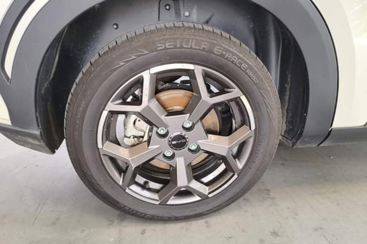 Used BYD Seagull 2024 Honor Edition 305km Dynamic Version Right Rear Wheel Hub