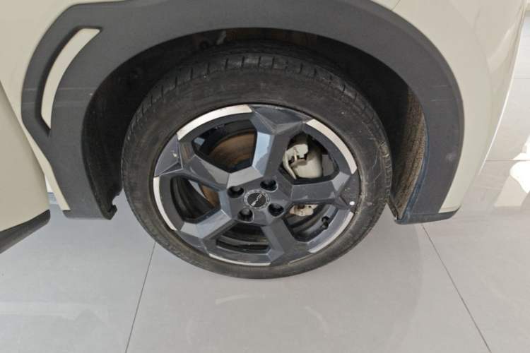Used BYD Seagull 2024 Honor Edition 305km Freedom Version Right Rear Wheel Hub