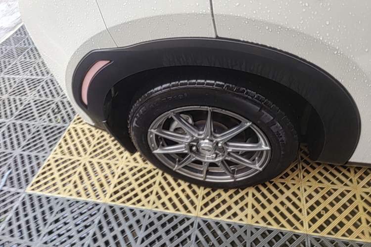 Used BYD Seagull 2024 Honor Edition 305km Dynamic Version Right Rear Wheel Hub